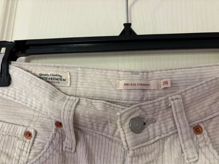 Pantalon levi’s velours côtelés - photo numéro 2