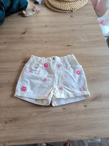 Short jeans