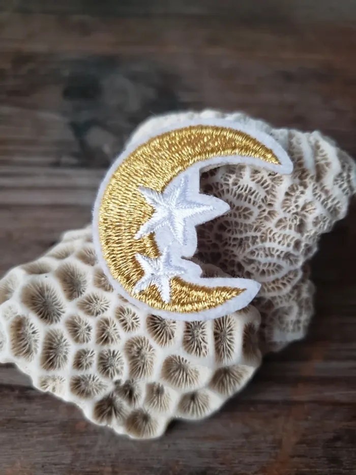 Superbe broche lune et étoiles - photo numéro 2