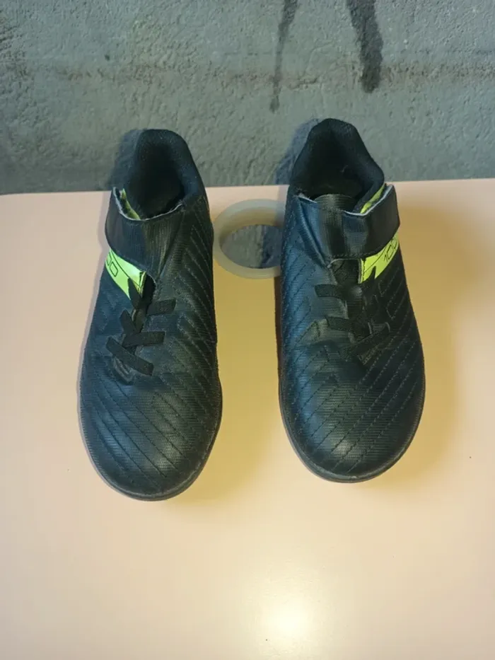 Chaussures de foot au rugby à crampons kipsta taille 30