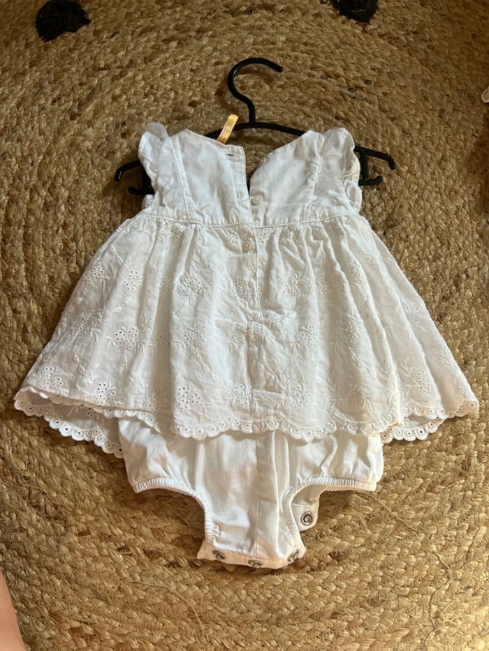 Magnifique, petite robe bébé - photo numéro 3