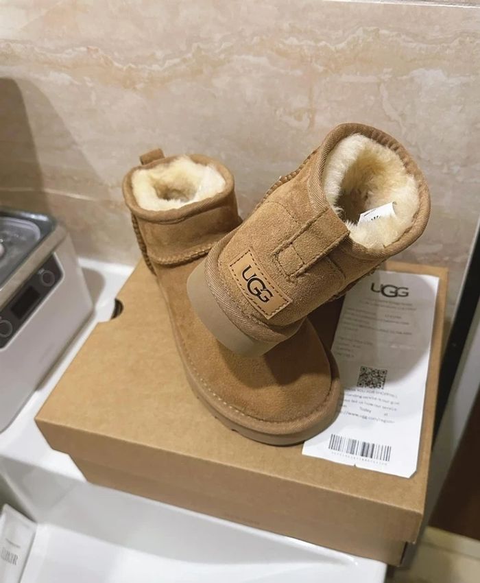 Bottes de neige Ugg mini Taille 37 - photo numéro 8