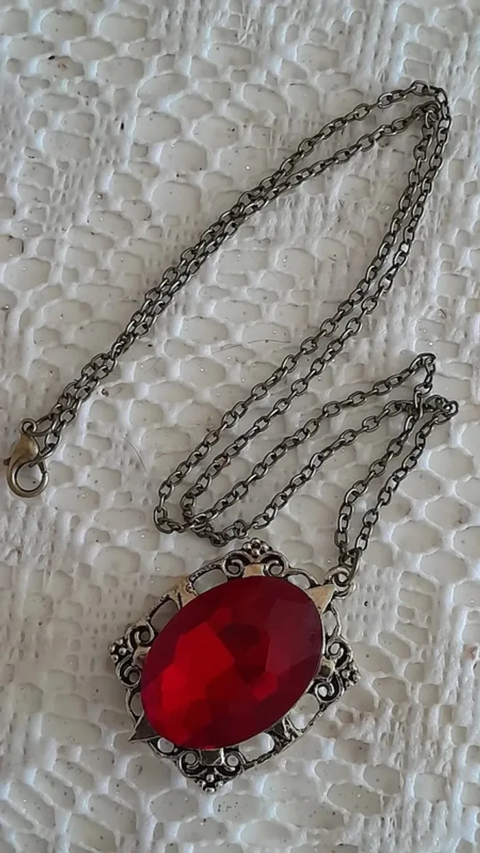 Collier Vampire Diaries amulette de protection de Bonnie - photo numéro 4