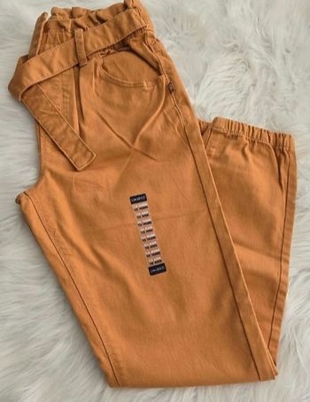 Neuf(non porté) 🏷😍🤩🤎🤎🤎Jeans mom toile 10 ans fille😍🤩🤎🤎🤎