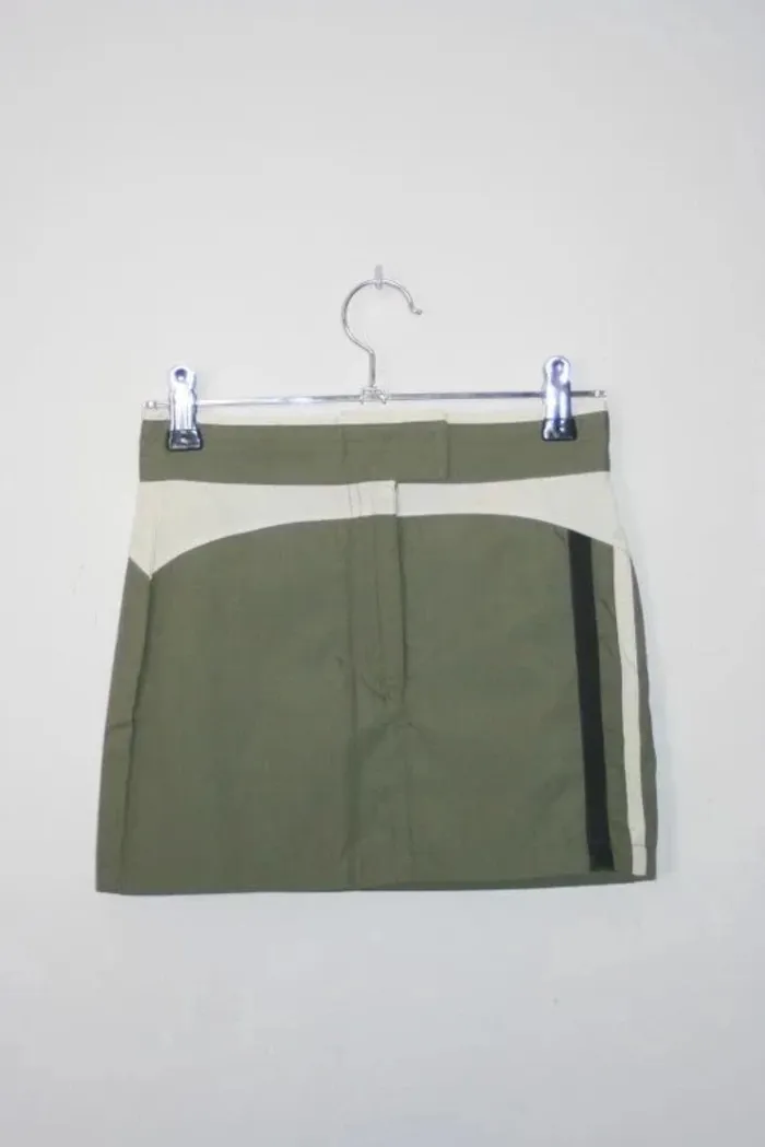 Jupe courte légère kaki 10 ans