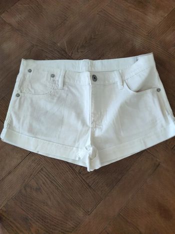 Short blanc taille 40