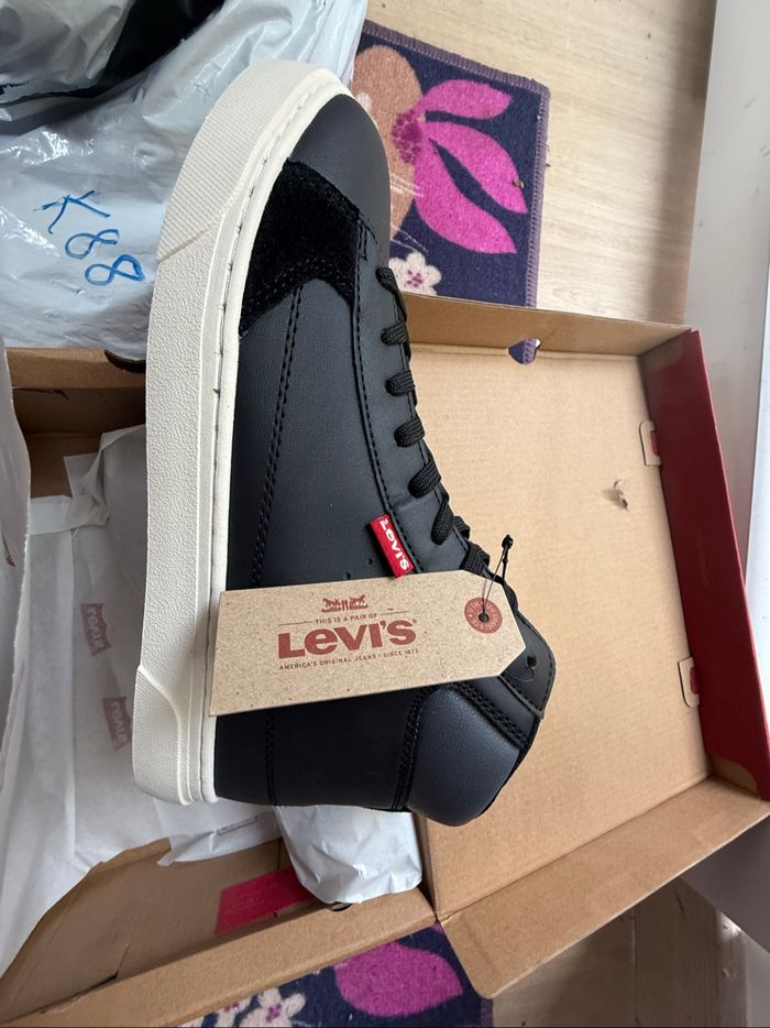 Magnifiques baskets montantes levi’s neuves avec étiquette pointure 39 - photo numéro 3