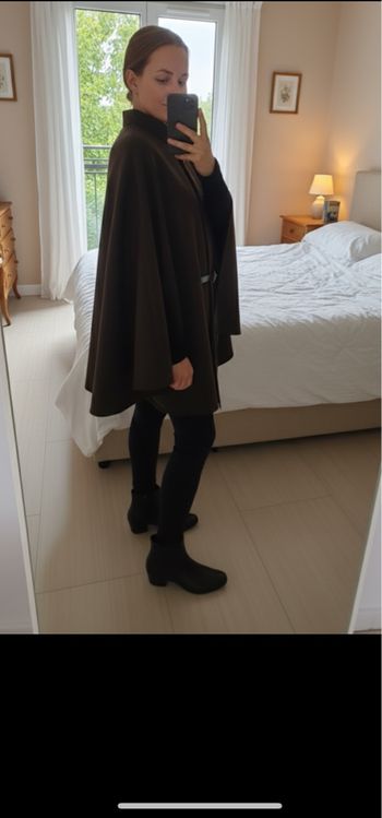 Cape noir très stylée 👌🏻