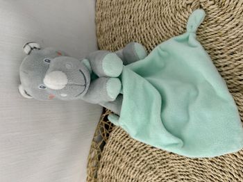 Doudou mouchoir rhinocéros SUCRE D'ORGE gris bleu vert rayures