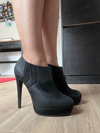 Bottines à talon similicuir daim
