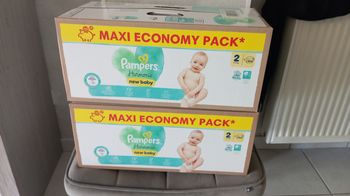Lot de 2 maxi packs Pampers harmonie taille 2 Neuf jamais ouvert c