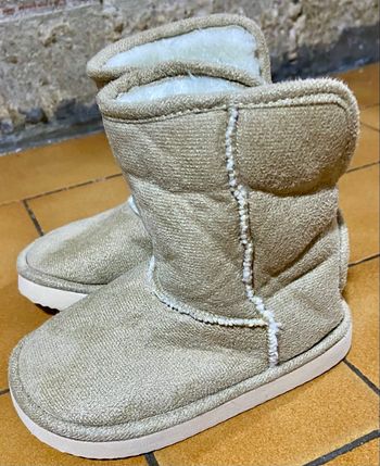 Bottines hiver couleur beige 22 marque h&m 