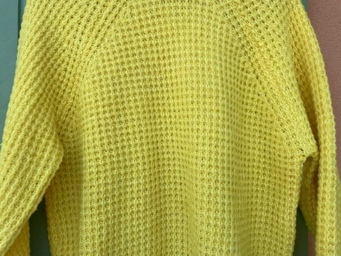 Pull en laine jaune - photo numéro 3