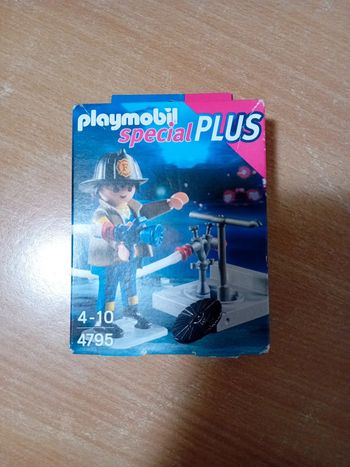 Playmobil 4795 Pompier avec bouche d'incendie