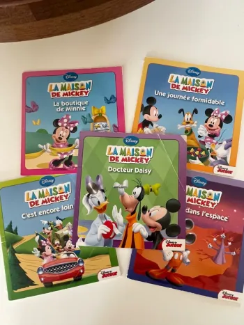 Lot de 5 livres la maison de Mickey