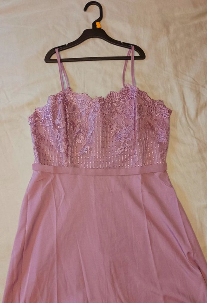 Robe longue neuve - photo numéro 2