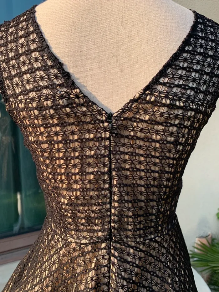 Robe Sinéquanone noire en dentelle taille S - photo numéro 18