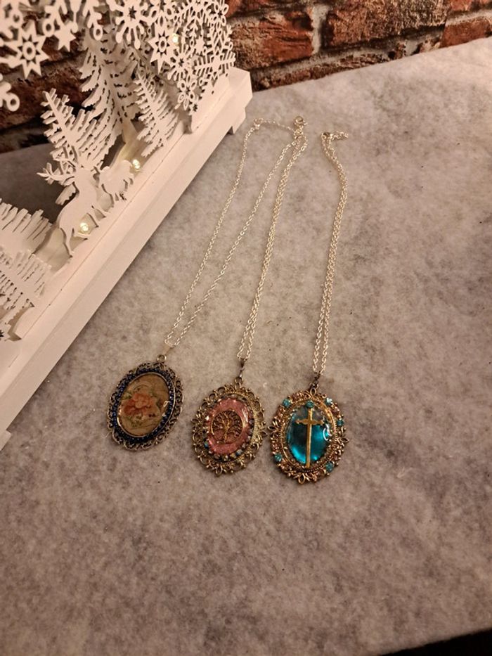 Lot de 3 magnifiques colliers avec pendentif multicolore - photo numéro 3