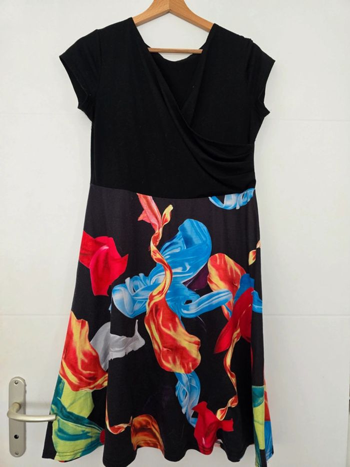 Robe noir fleurie