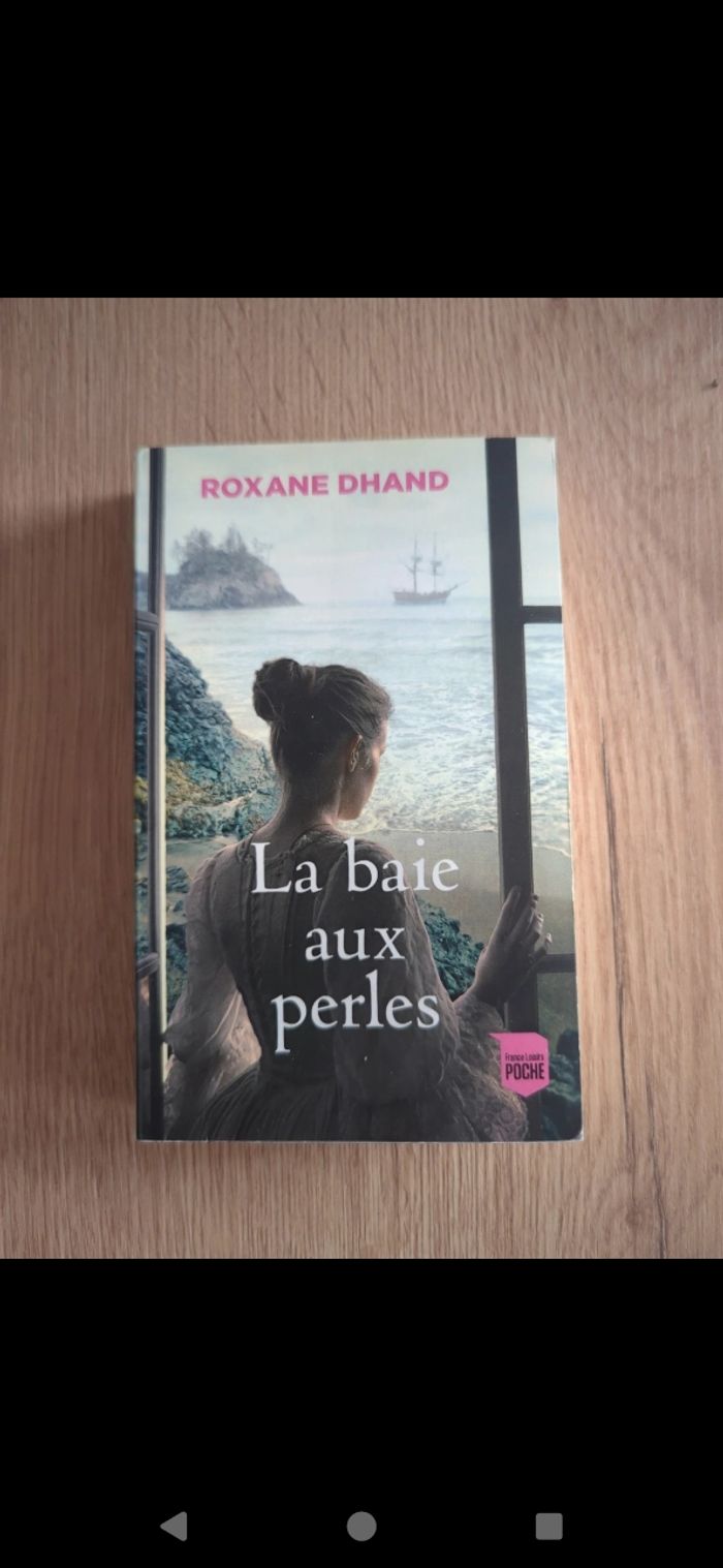 Livre la baie aux perles Roxane dhand.