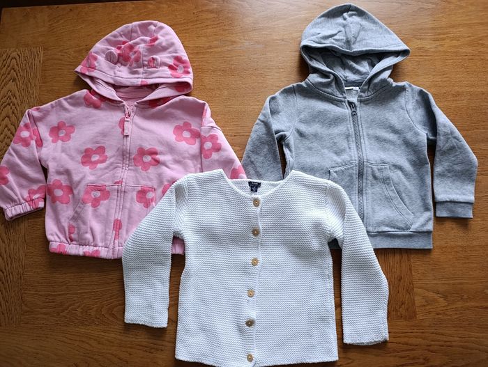 Gros lot de vêtements fille 3 ans - photo numéro 6