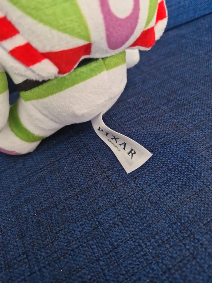 Peluche buzz l eclair disney pixar - photo numéro 4