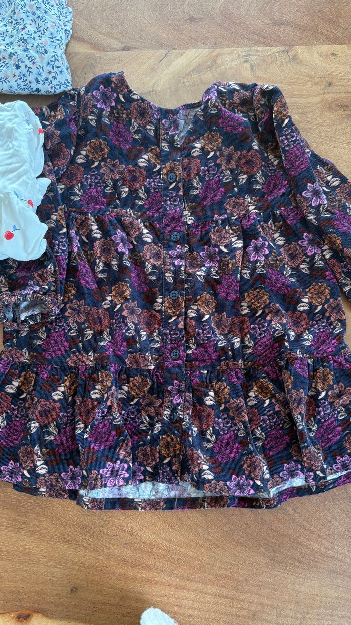 Lot vêtements fille 2 ans - photo numéro 2