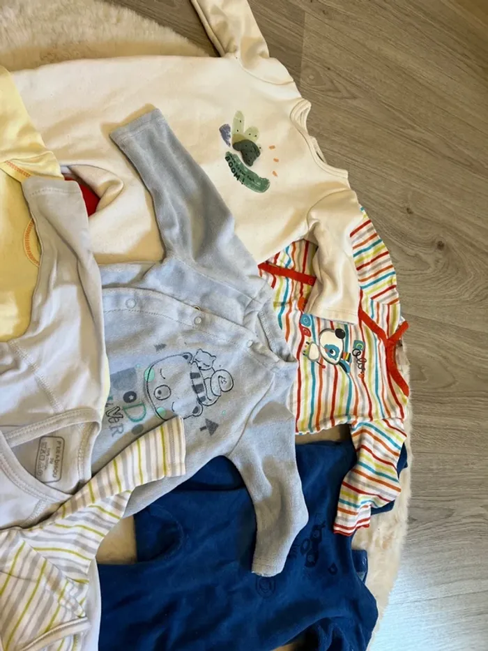 Lot pyjama/body 3 mois - photo numéro 3