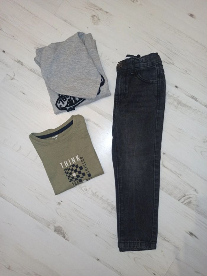 Ensemble 2 t-shirt ML et un jean / taille 4ans / tbe