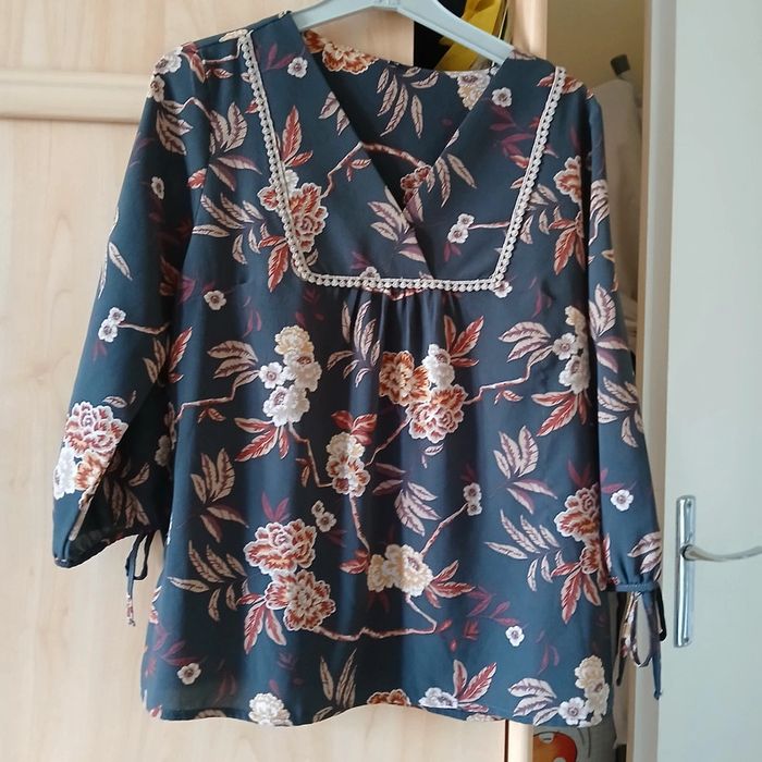 2 Hauts  femme Taille 38 - photo numéro 2