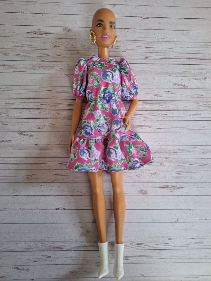 Barbie fashionistas chauve numéro 150