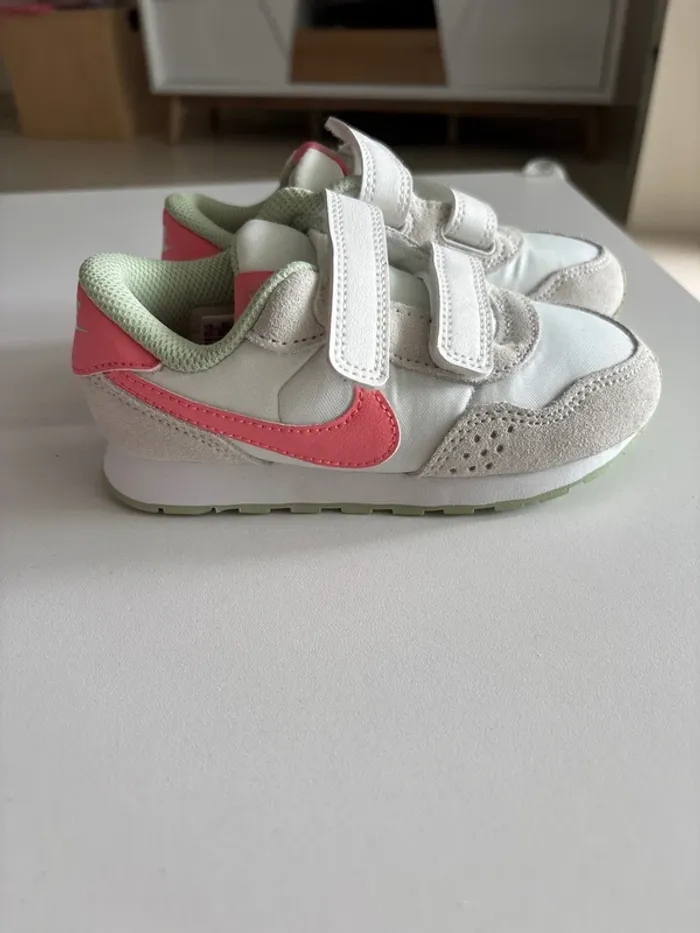 Basket Nike fille taille 26