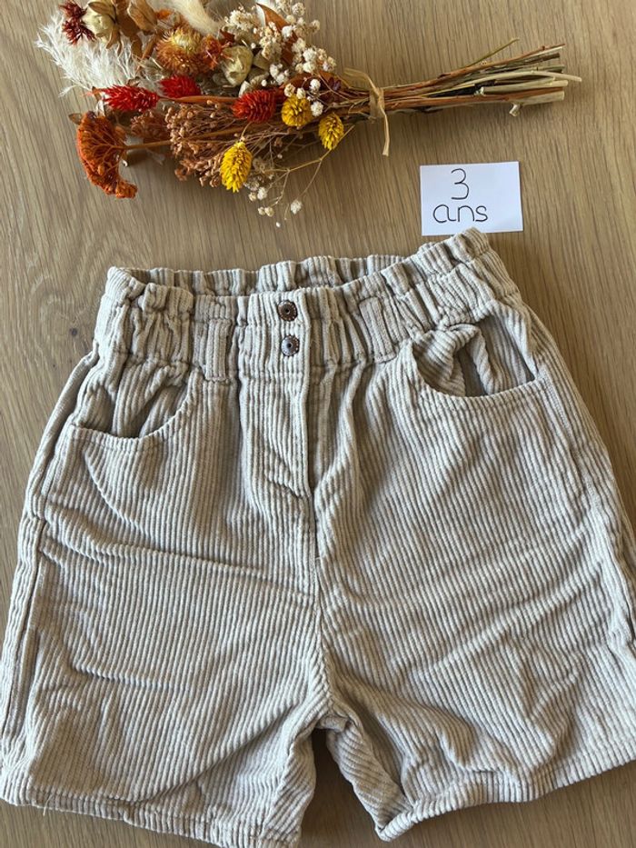 Short 3 ans