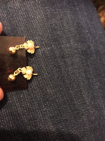 boucle d’oreille dore saumon feuille