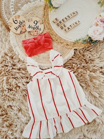 Robe rayées blanche et rouge 6mois 9mois + bandeau