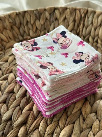 Lingettes lavables bébé en éponge bambou motifs Minnie Lingettes lavables Winnie l’ourson lot de 10 en éponge bambou  