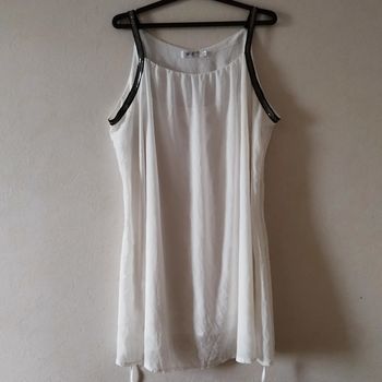 Robe blanche évasée