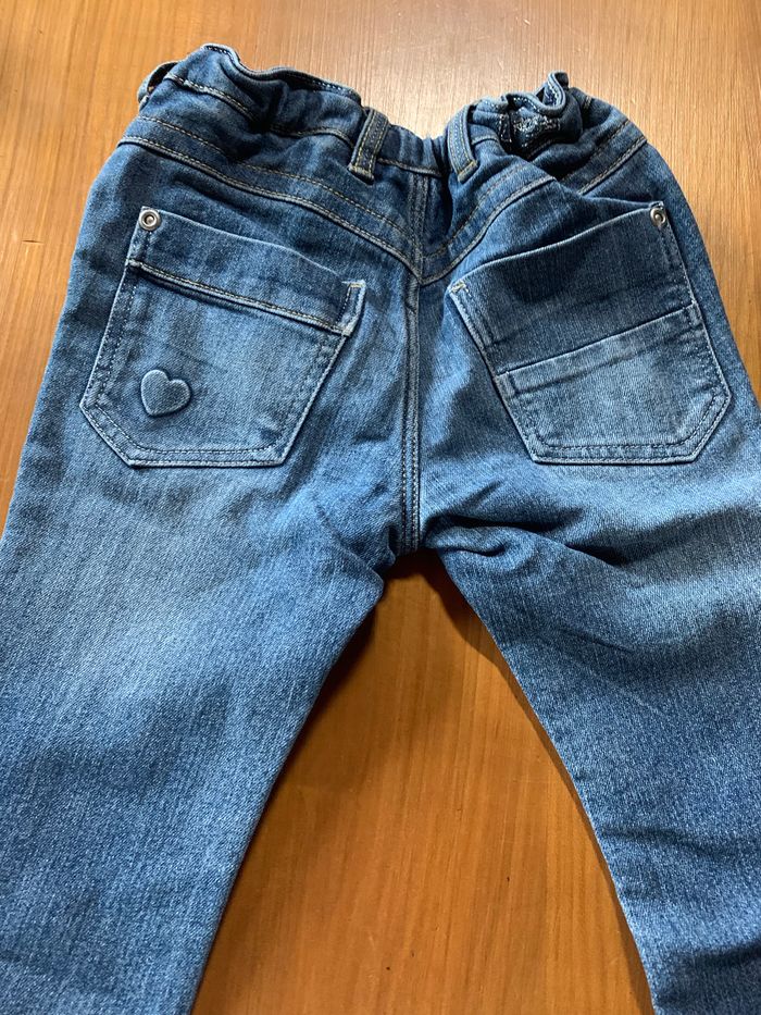 Jean comme neuf - photo numéro 3