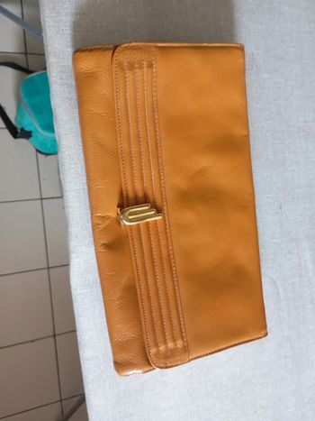 Pochette en cuir main vintage