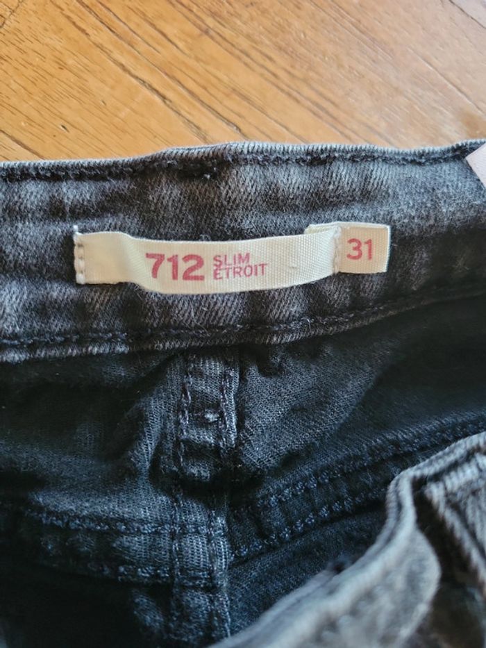 Jeans Levis 712 A donner - photo numéro 2