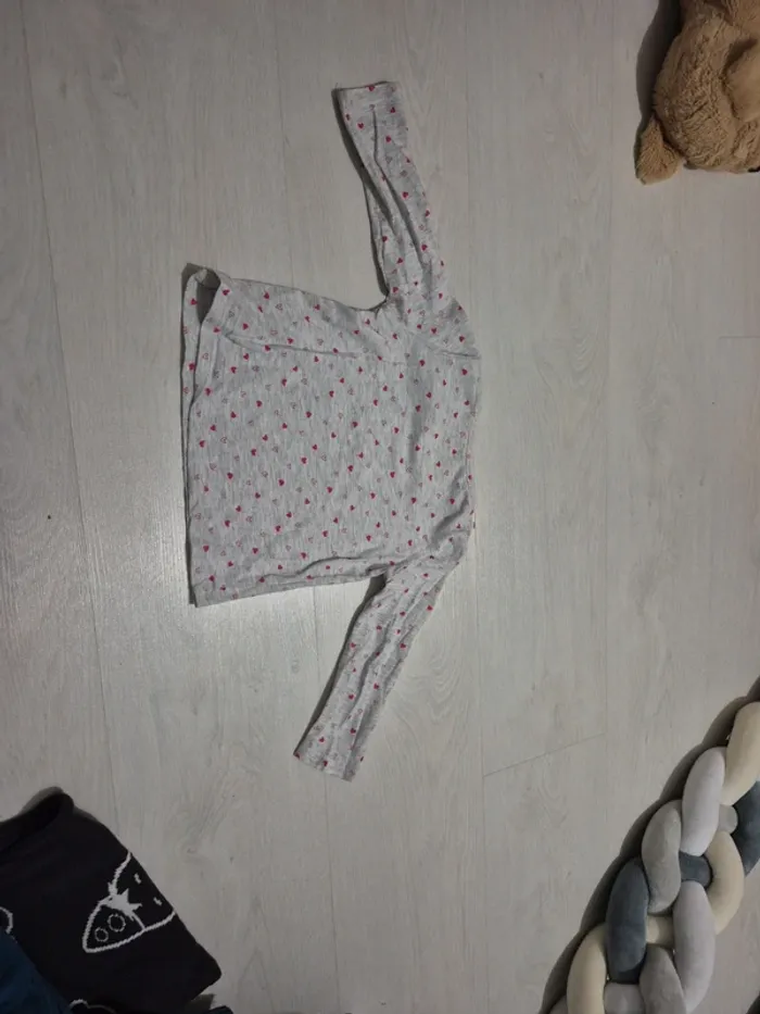 T-shirt gris manches longues motif cœur - photo numéro 4