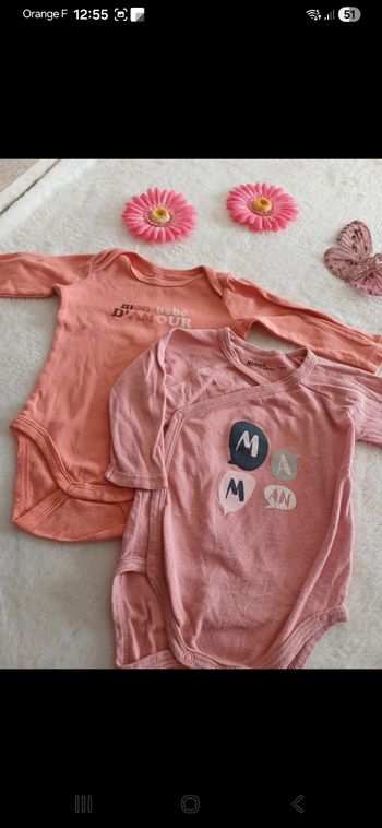 Lot de 2 bodies bébé taille 6 mois