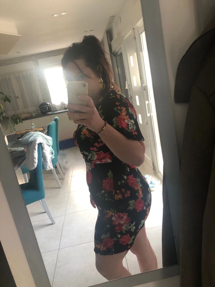 Jolie robe fleurie - photo numéro 2