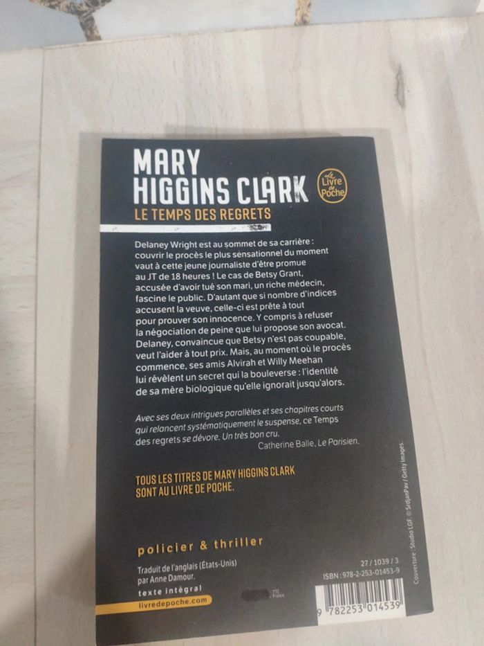Livre poche le temps des regrets Mary Higgins Clark - photo numéro 6