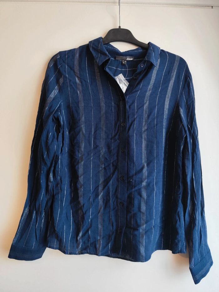 Chemise légère bleu marine à liseré argenté taille 34 Etam
