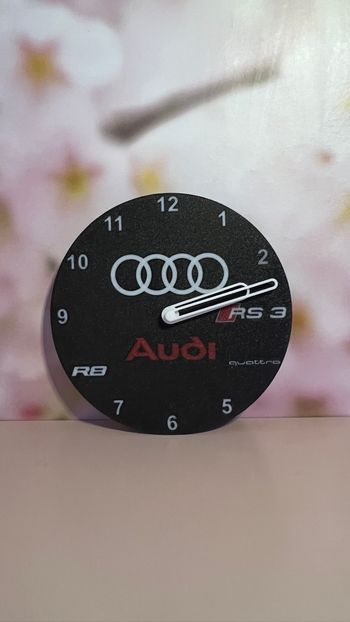 Horloge Audi   avec mécanisme neuf