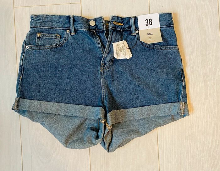 Short Mom taillle 38 neuf Denim Co