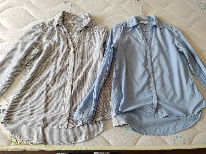 2 chemises bleues