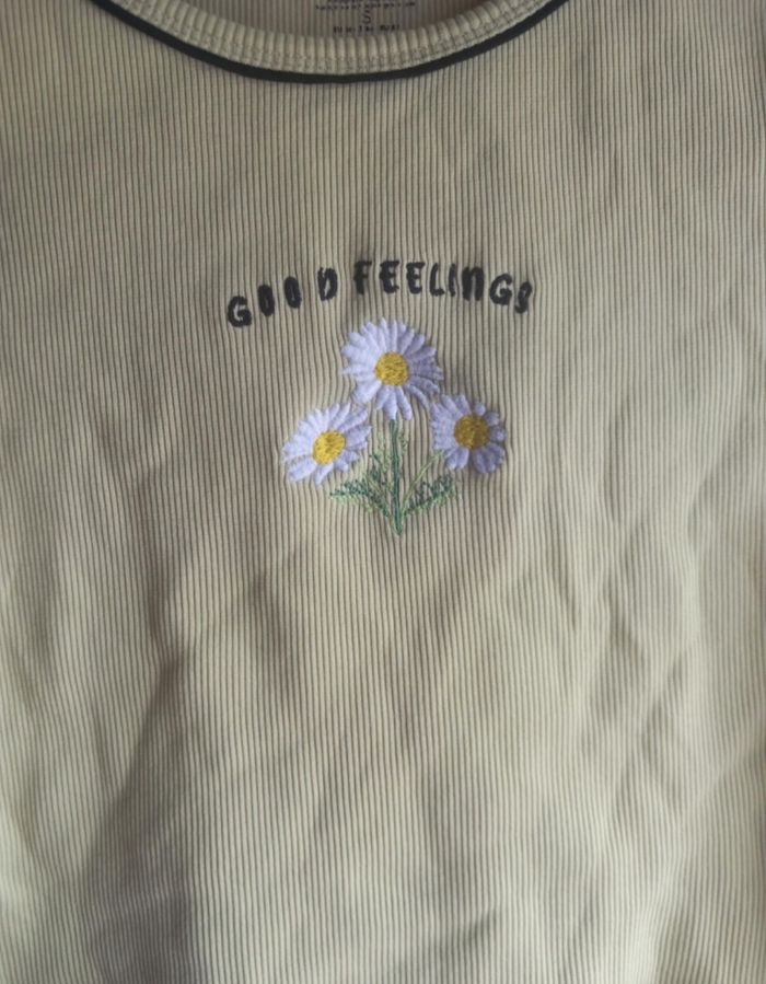 Tee-shirt court à fleurs taille S - photo numéro 2