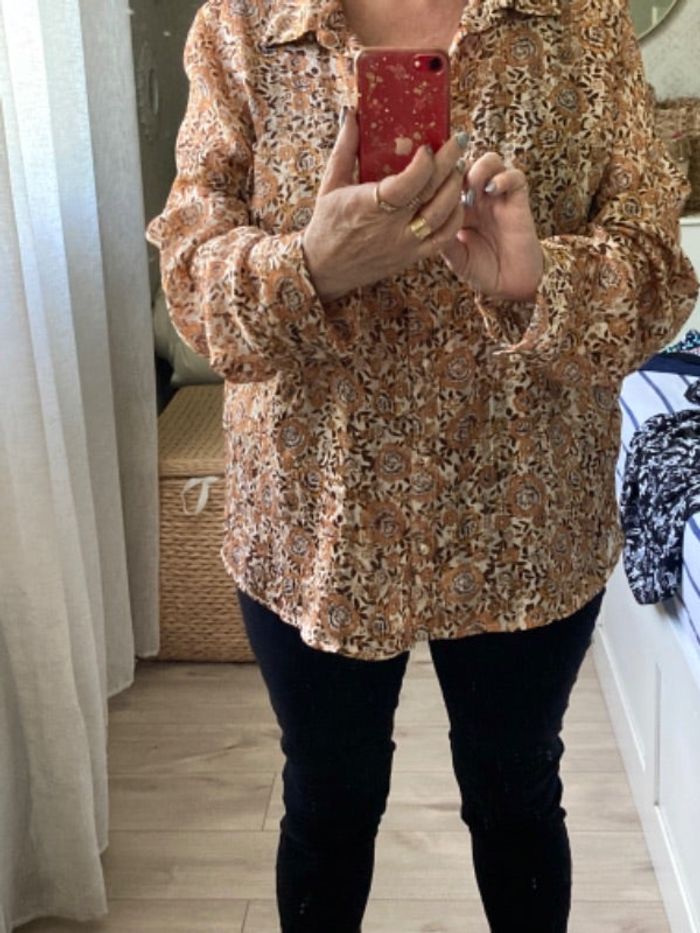 Chemisier marron beige à fleurs